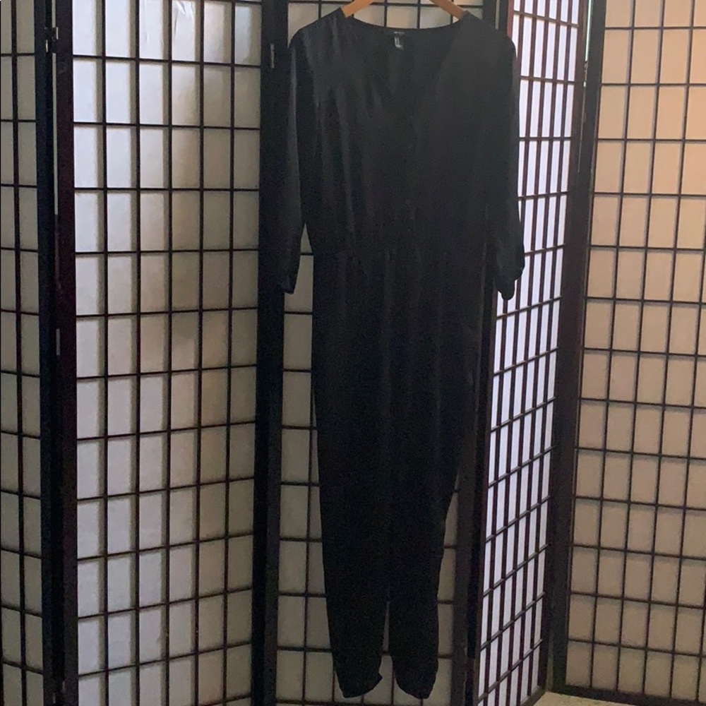 SILK FOREVER 21 JUMPSUIT